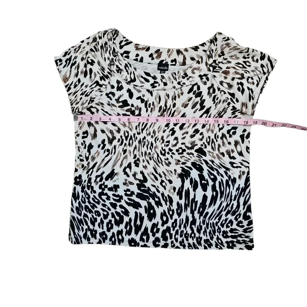 RAFAELLA Women XL Cheetah Print Cotton Blouse Gold Button Boat Neck Chic Neutral - Picture 7 of 8